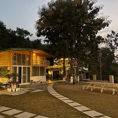 Saraiville- Luxury Riverside Cottages Dehradun Buitenkant foto