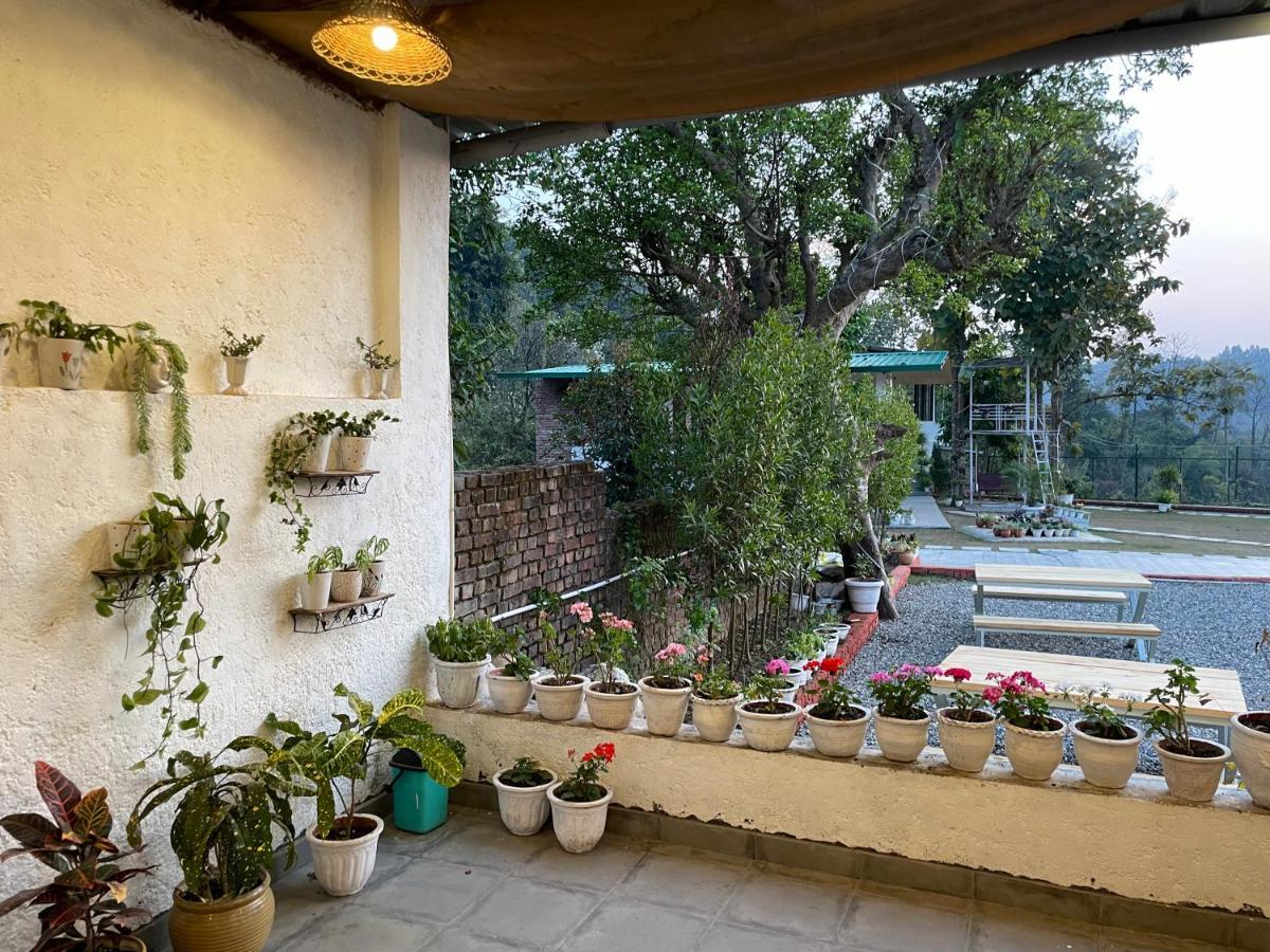 Saraiville- Luxury Riverside Cottages Dehradun Buitenkant foto
