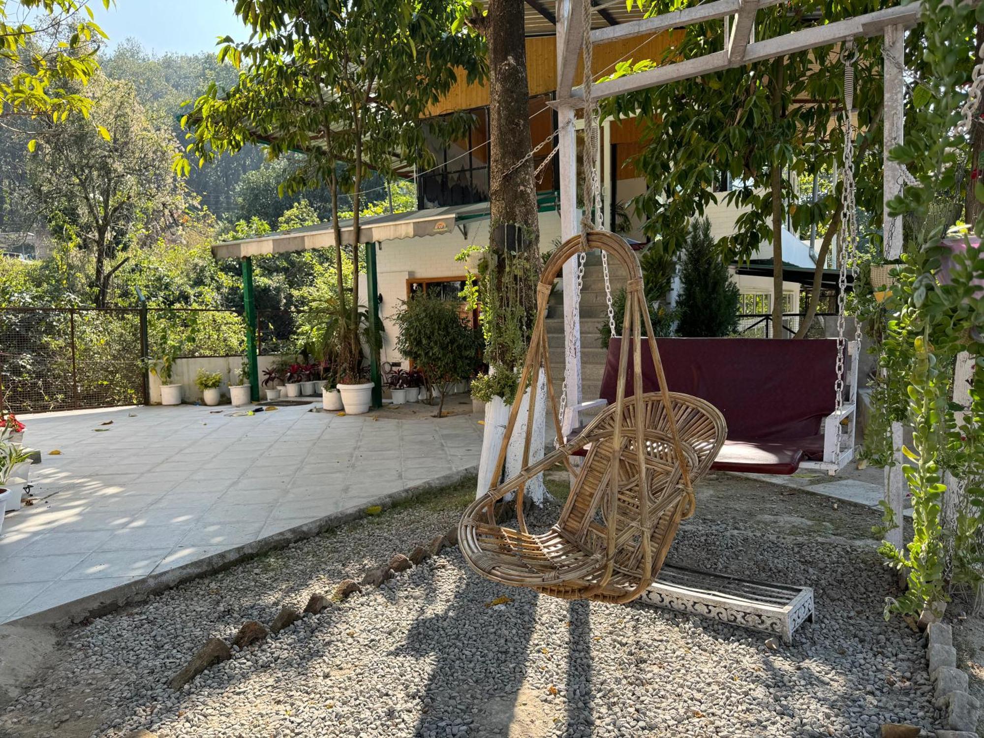 Saraiville- Luxury Riverside Cottages Dehradun Buitenkant foto