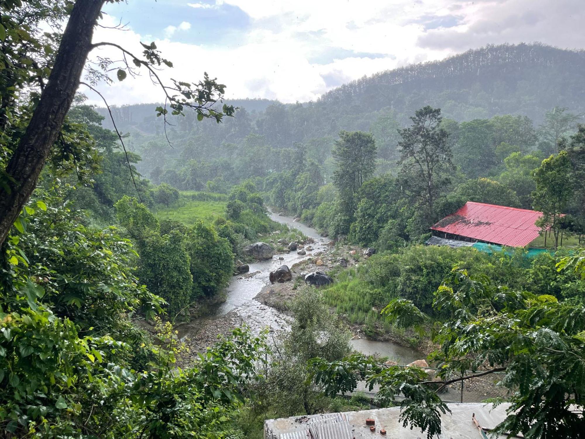 Saraiville- Luxury Riverside Cottages Dehradun Buitenkant foto