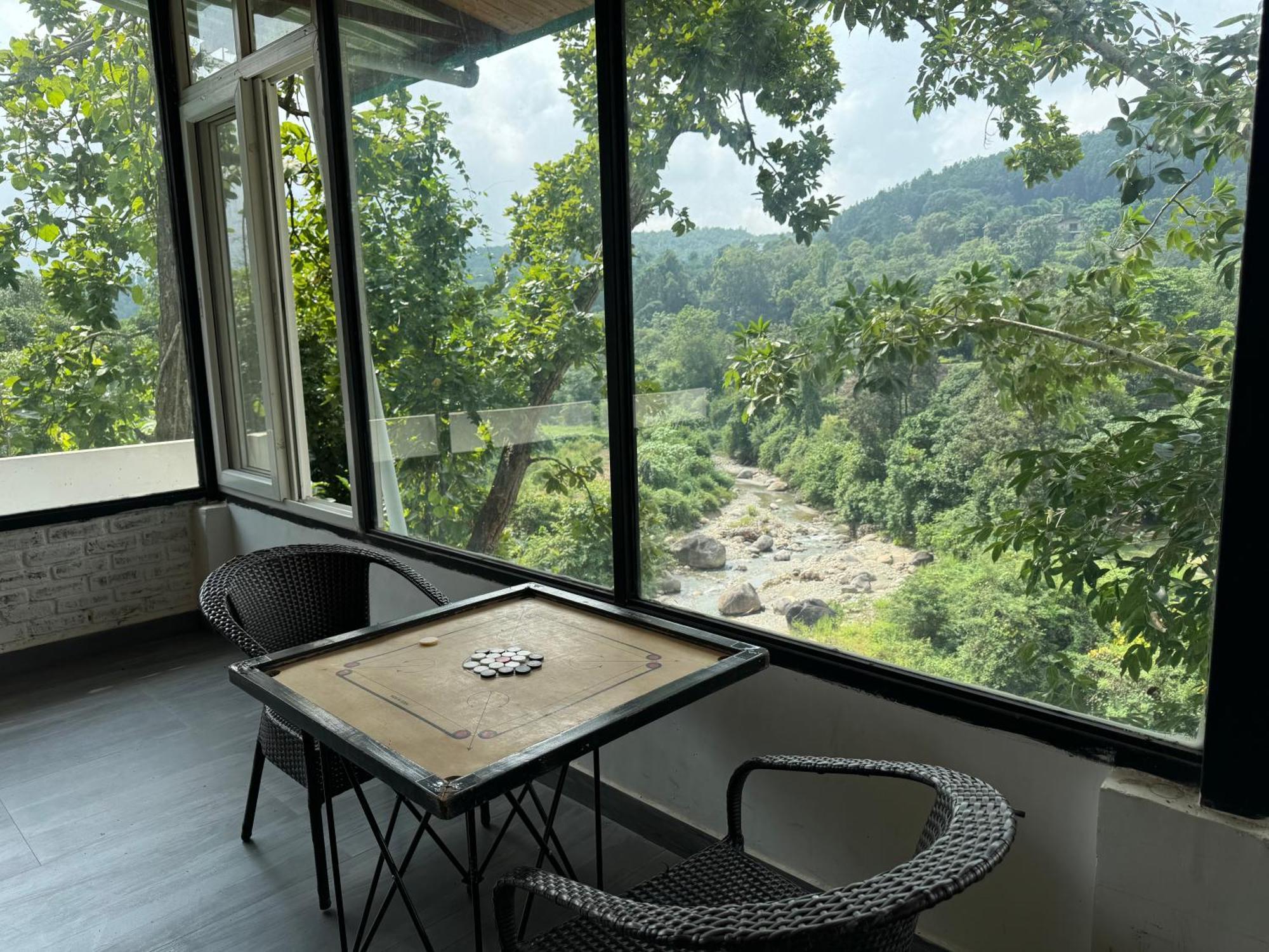 Saraiville- Luxury Riverside Cottages Dehradun Buitenkant foto